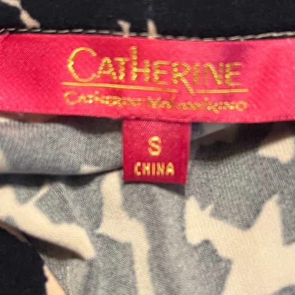 Catherine Via Modena Black & White Abstract Print Faux Wrap Dress - Size Small - Picture 7 of 9